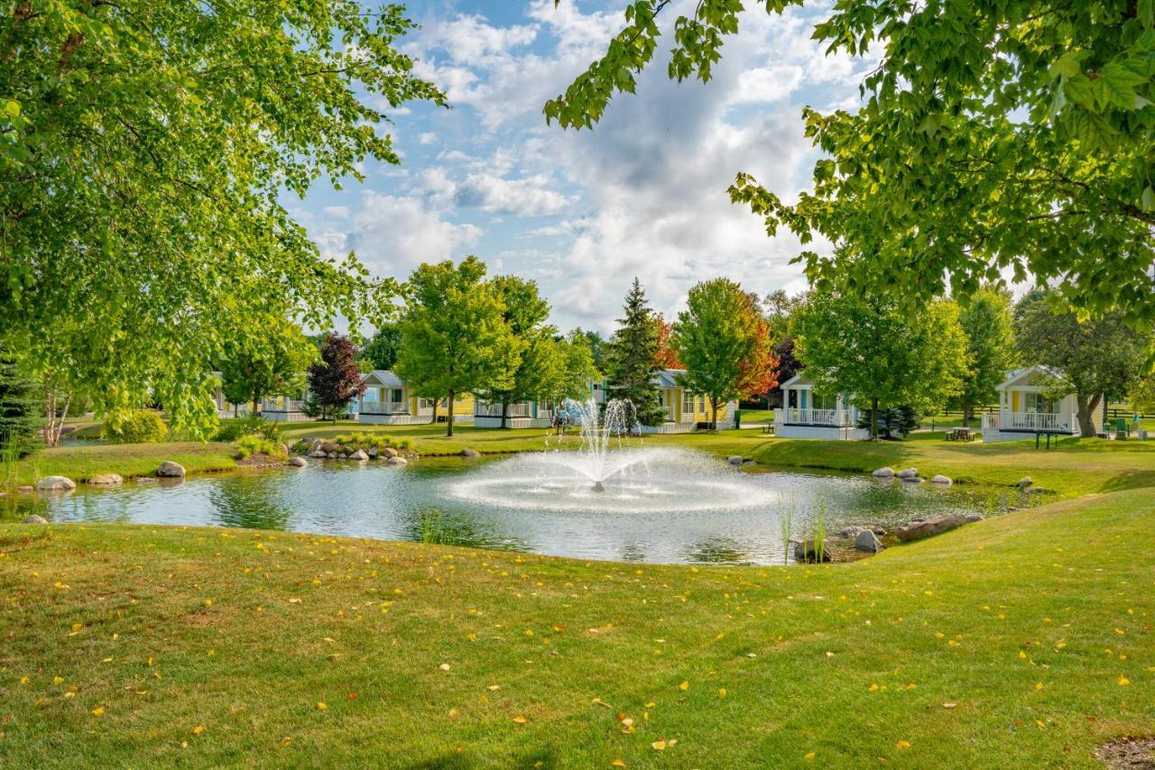 Sun Outdoors Petoskey Bay Harbor Hotel Eksteriør billede